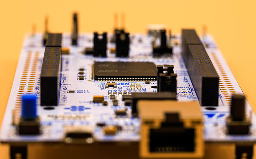 PQC-Algorithmen für eingebettete Systeme (© Peter Gervais) PQC-Algorithmen für eingebettete Systeme